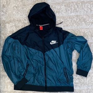 Nike windbreaker running jacket w underarm vents
